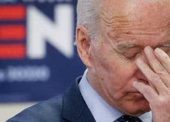 Biden: "compatriotas, nos enfrentamos a un momento decisivo, un punto de inflexión en el que debemos hablar con una voz unificada abrumadora".