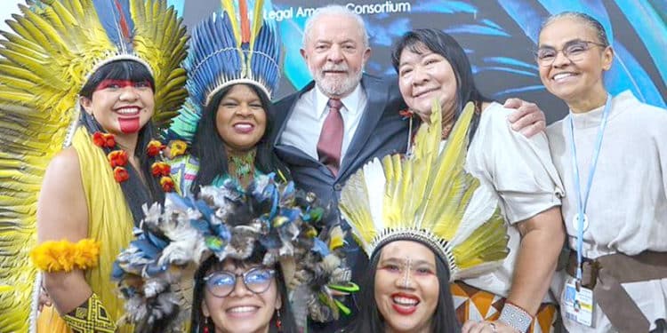 Jóvenes activistas brasileños presentes en la COP27, tuvieron la oportunidad de reunirse con Lula da Silva.