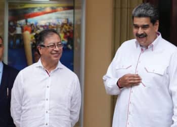 Petro invitó a Maduro a que Venezuela retorne a la Comunidad Andina