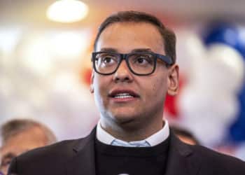 El último escándalo en DC: republicano George Santos reconoce que "maquilló" su CV para ser electo