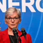 La secretaria de Energía, Jennifer Granholm, al momento de hacer el anuncio científico.