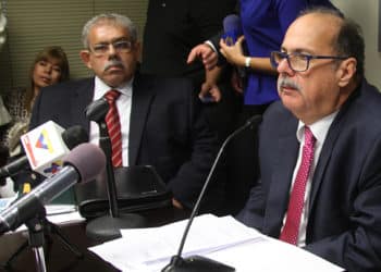 Luis Aquiles Moreno podría sustituir a Guaidó en la presidencia interina