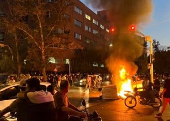 Convocan tres días de protestas en Irán tras confuso anuncio sobre la Policía de la Moral