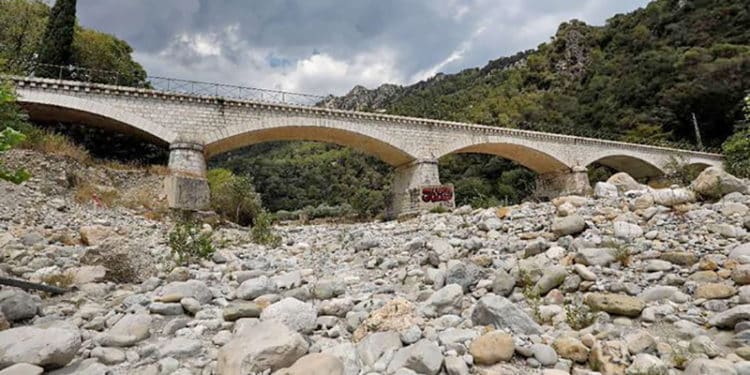 La disponibilidad futura del agua dulce para Europa, oculta en el subsuelo, también peligra, por causa del calentamiento global.
