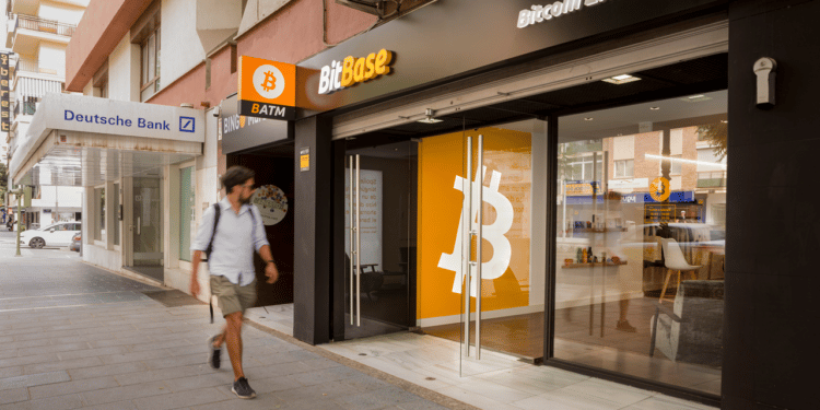 Coderland entra a competir en el sector criptoactivos