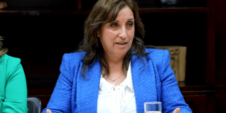 Boluarte insta al Congreso a "colocar por encima los intereses" del país