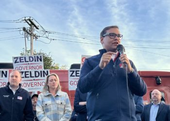 El caso de George Santos con su "vida inventada" nunca se había visto ¿Qué puede pasarle en el Congreso?