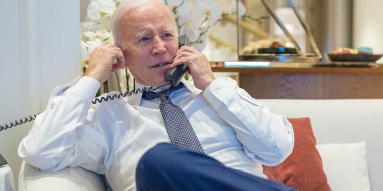 Biden registra su más alto índice de aprobación en 12 meses