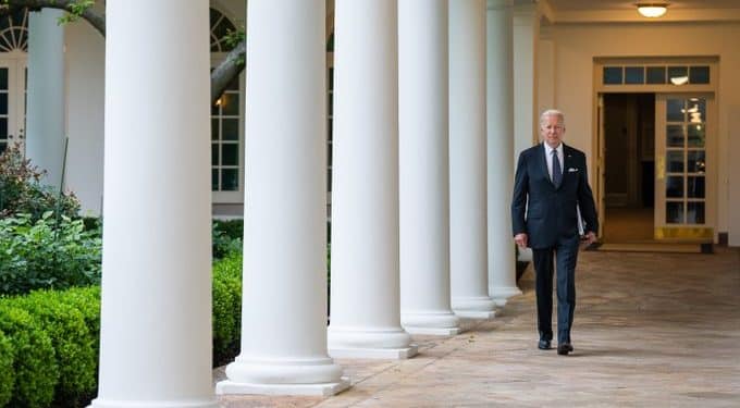 Envuelta en el mayor sigilo: Biden invitó a Washington a una delegación cubana