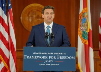 Nueva encuesta muestra a DeSantis superando a Trump