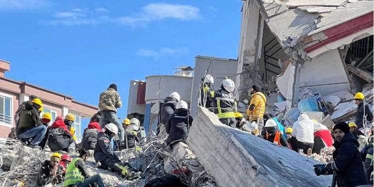 Sube a 21.000 número de muertos en terremoto de Siria y Turquía