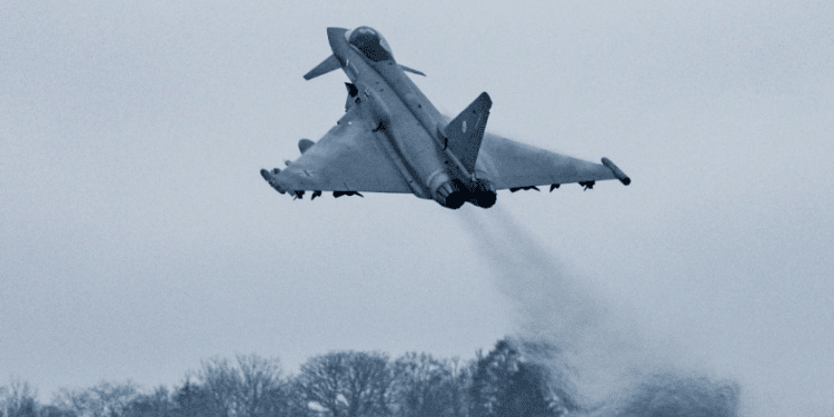 ¿Putin le muestra los dientes a la OTAN? Detectan aviones y barcos rusos desplegados en área de la alianza