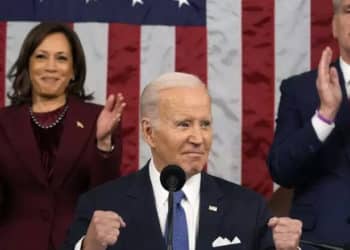 Biden: "la tasa de desempleo está al 3,4%, la más baja en 50 años".