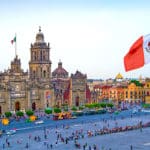 Vista aérea del Zócalo o Plaza de la Constitución y la Catedral Metropolitana, en Ciudad de México. Imagen cortesía: John Coletti.