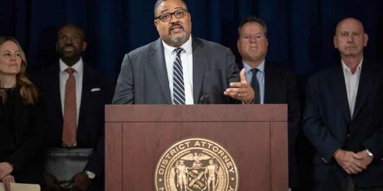 Luego del llamado a protestar de Trump: Fiscal de Manhatan advierte que no se dejará intimidar