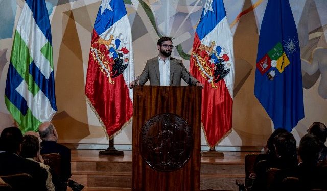 Chile retoma el cambio de su constitución amparada en el consenso