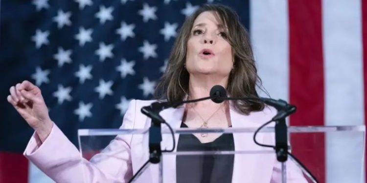 Marianne Williamson primera rival de Biden en primarias demócratas