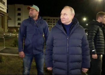 Un Putin desafiante visita Crimea y Mariúpol