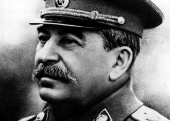 Sombra de Stalin cubre Rusia a 70 años de su muerte