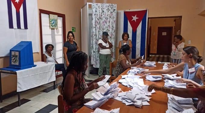 Observadores califican las elecciones en Cuba como las "más irregulares de su historia"