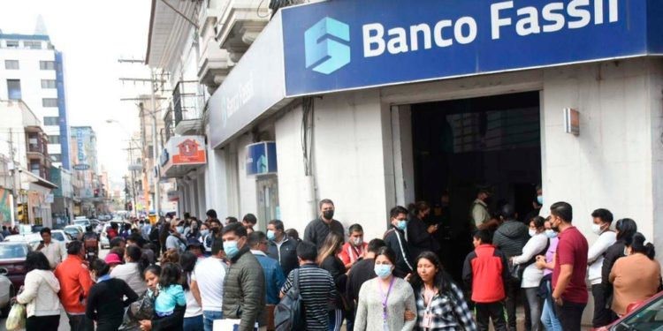 Bolivia: Gobierno interviene el Banco Fassil y detiene a 4 de sus ejecutivos