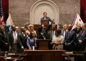 Por protestar a favor del control de armas: En Tennessee expulsan a 2 congresistas de la cámara de representantes