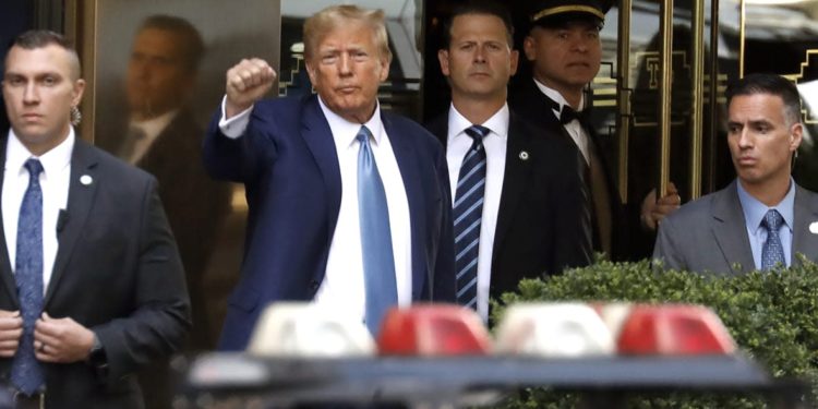 Más de 7 horas duró comparecencia de Trump en juicio por fraude en Nueva York