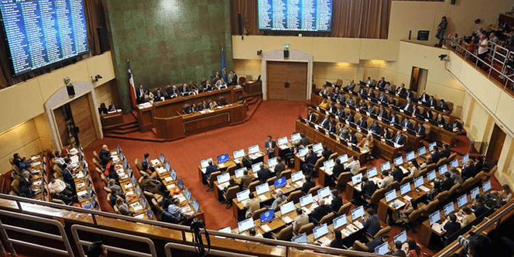 Chile aprueba ley de semana laboral de 40 horas