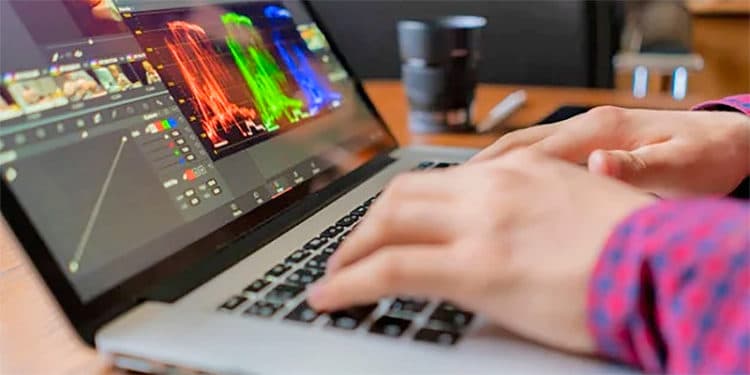 A pesar del enorme desarrollo de la IA para la generación de videos, la edición de los mismos sigue siendo un arte.