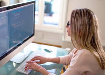 En Latinoamérica, las mujeres freelancers también ganan menos que los hombres.