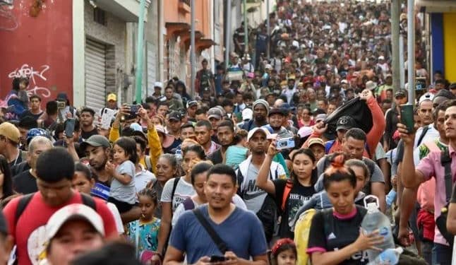 Más de 3 mil migrantes inician nueva marcha en protesta por centros de detención y maltrato en México