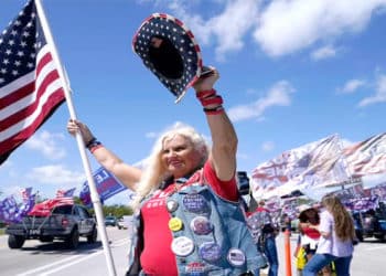 En Florida hubo concentraciones de simpatizantes, mientras en Nueva York se reunieron los detractores, en torno a la figura de Donald Trump.