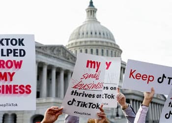 TikTok sigue despertando pasiones bipartidistas en el Congreso, a favor y en contra.