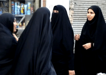 Irán instala cámaras en las calles para monitorear si las mujeres usan el velo de rigor