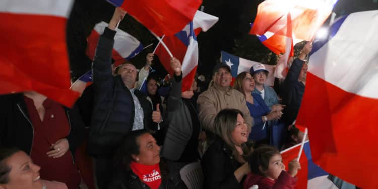 Elecciones Chile: Aplastante derrota para Gabriel Boric