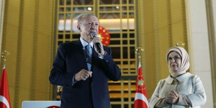Su nuevo período esta lleno de retos: Lo que la victoria de Erdogan significa para el mundo