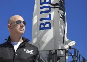 Jeff Bezos logró echar mano de un contrato multimillonario de 3.400 millones de dólares, para apoyar a la NASA con su carrera espacial.