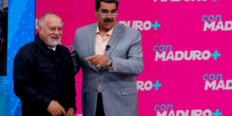 Maduro pasó de descalificar las sanciones de EEUU a calificarlas de delitos de lesa humanidad