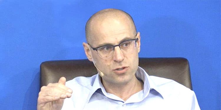 Michael Schwarz, advirtió sobre los ciber delincuentes que usan la IA con propósitos turbios.