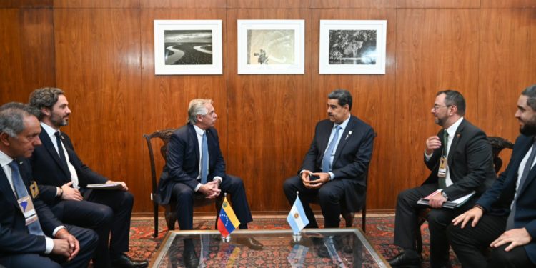 Reunión de Alberto Fernández con Nicolás Maduro repudiada por oposición Argentina