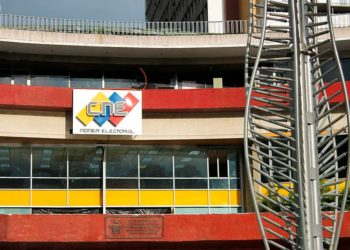 Otro rector principal renuncia al CNE venezolano