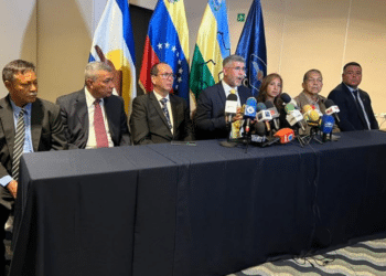 Alcalde de Lechería presenta comisión encargada para diseñar un Plan de Desarrollo Urbano Local