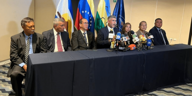 Alcalde de Lechería presenta comisión encargada para diseñar un Plan de Desarrollo Urbano Local