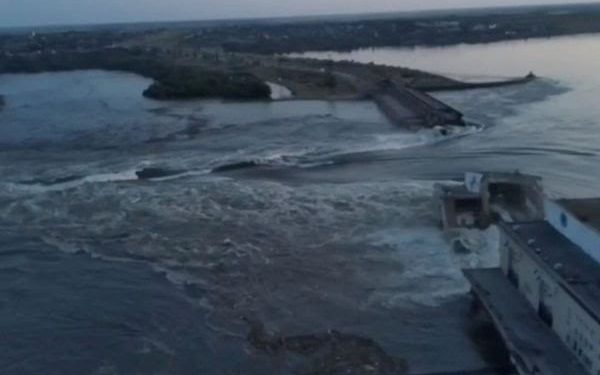 Represa destruida en Kajovka