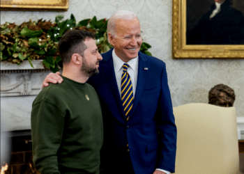Biden y Zelenski conversaron por teléfono sobre lo ocurrido en Rusia