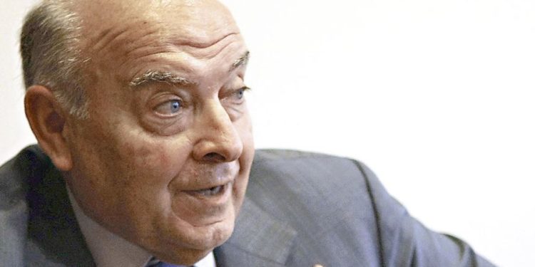 Cavallo alerta sobre riesgos de hiperinflación en Argentina