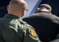 La política de deportaciones de Biden prioriza qué migrantes deben ser detenidos y deportados.