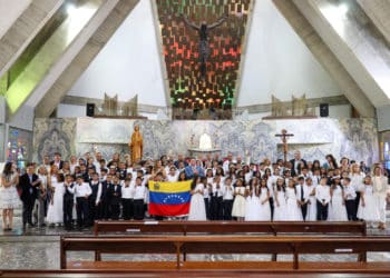 Más de 80 niños y niñas participaron en Mi Primera Comunión Chacao