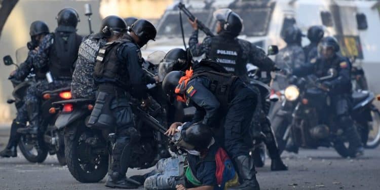 Argentina: Clooney Foundation pide investigar crímenes de lesa humanidad cometidos en Venezuela