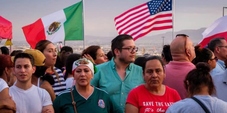 ¿Fin de la lealtad? Votantes hispanos se distancian del Partido Demócrata